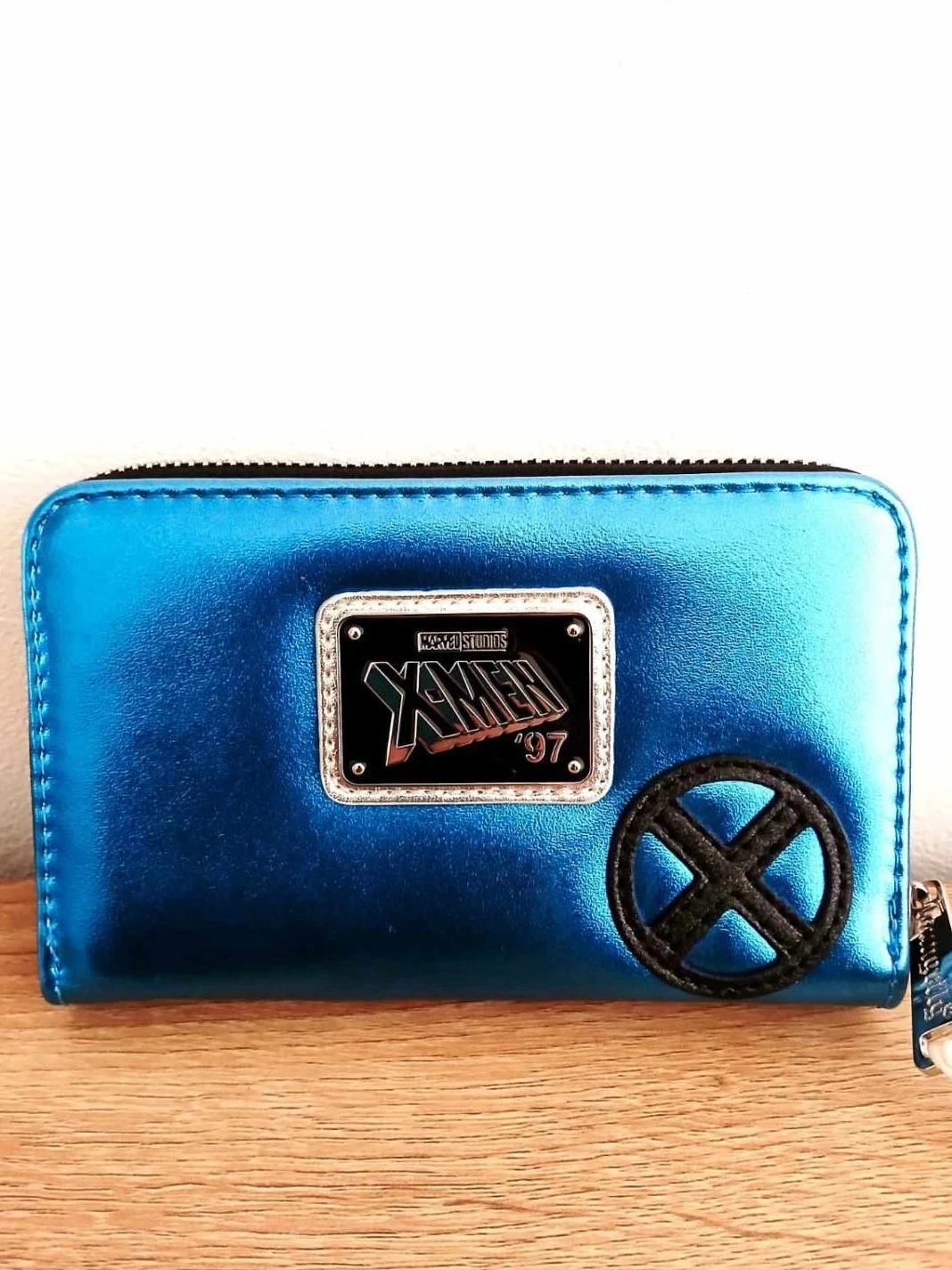 Marvel Loungefly Portefeuille Shine Wolverine Cosplay – photo 2